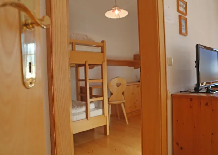 Haus Leopold Апартаменты *